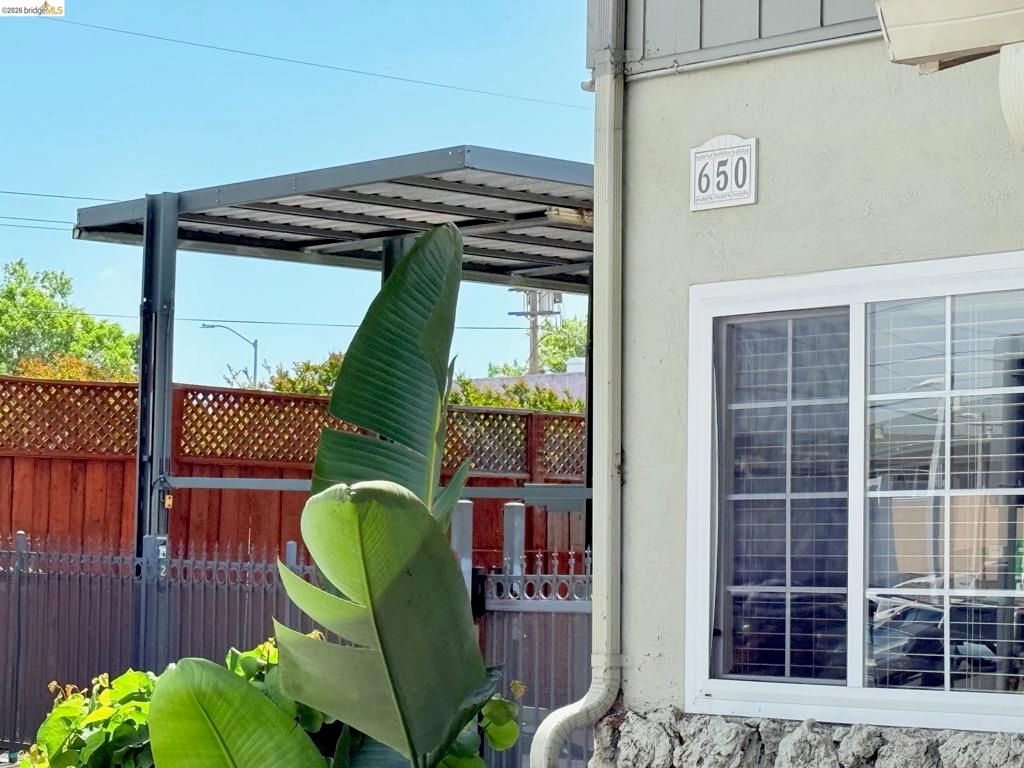 Image 4 of property listing at 650 Fargo Ave 1, San Leandro, CA 94579