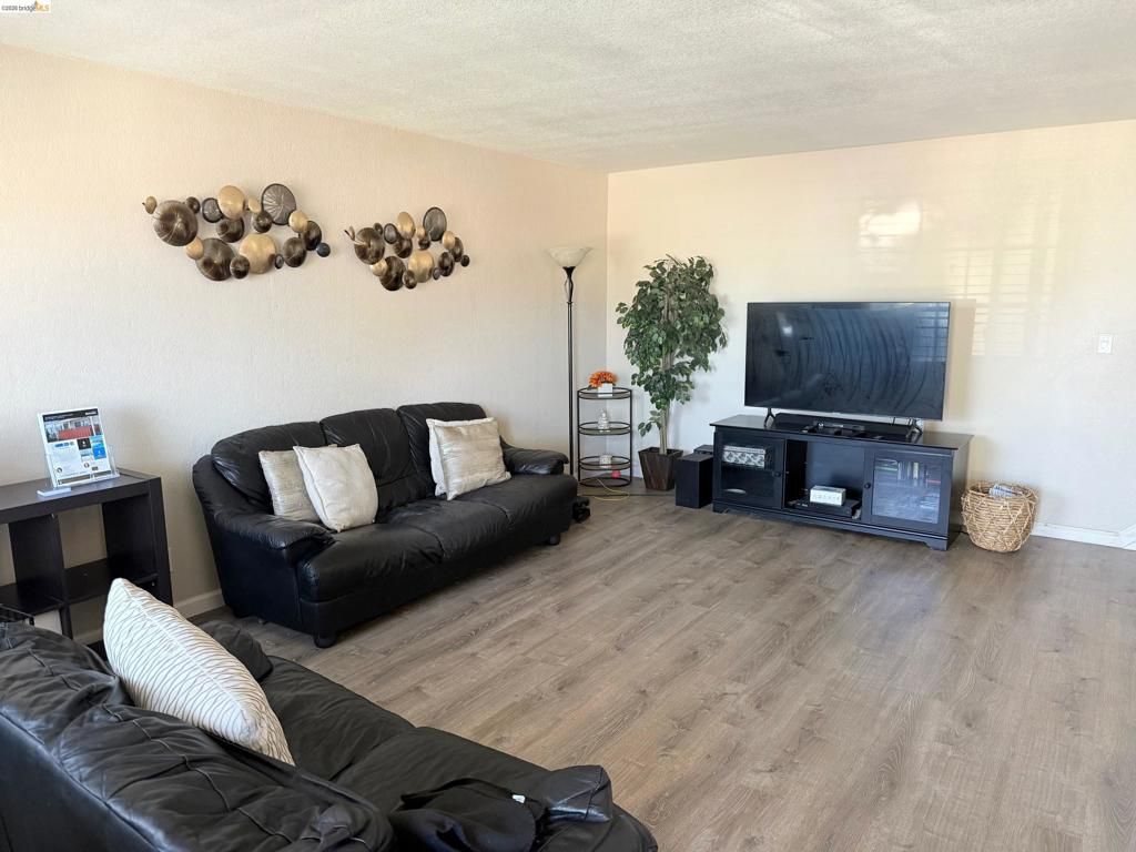 Image 5 of property listing at 650 Fargo Ave 1, San Leandro, CA 94579