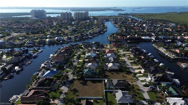 5512 SW 14th AVE, Cape Coral, FL 33914