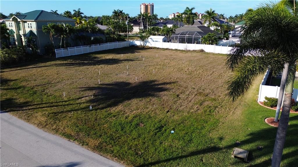 Image 13 of property listing at 5512 SW 14th AVE, Cape Coral, FL 33914