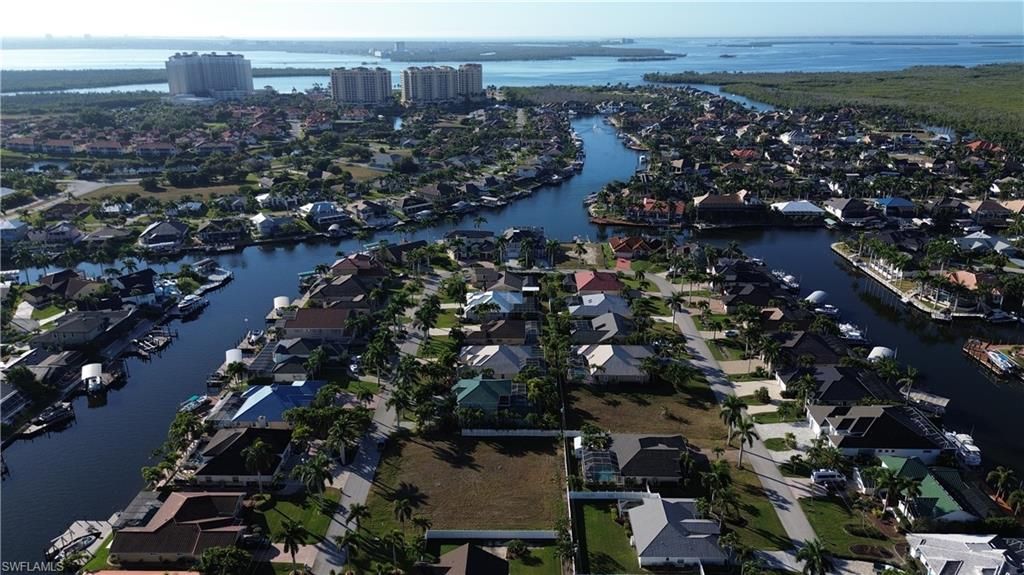 Image 2 of property listing at 5512 SW 14th AVE, Cape Coral, FL 33914