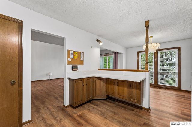 4020 N 103rd Plaza, Omaha, NE 68134
