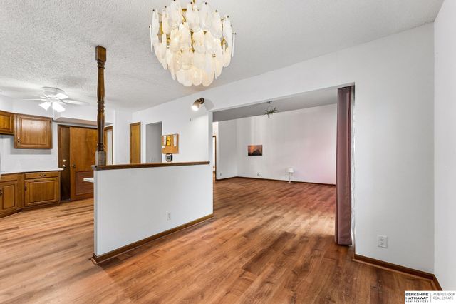 4020 N 103rd Plaza, Omaha, NE 68134