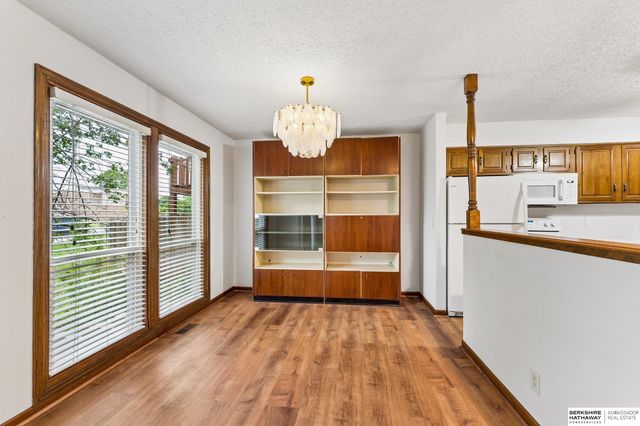 4020 N 103rd Plaza, Omaha, NE 68134