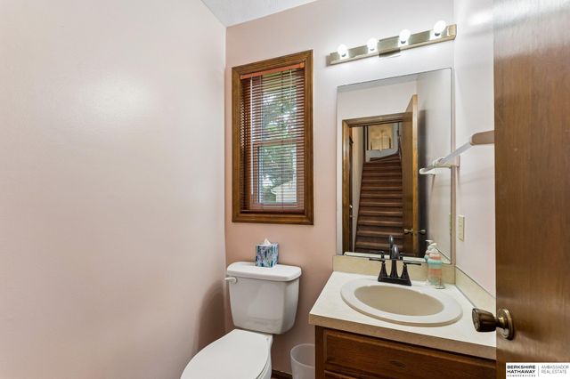 4020 N 103rd Plaza, Omaha, NE 68134
