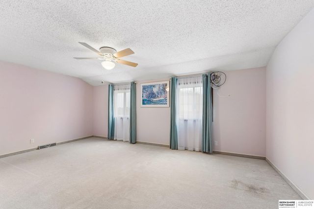 4020 N 103rd Plaza, Omaha, NE 68134