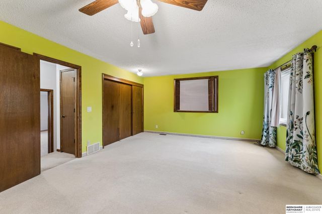 4020 N 103rd Plaza, Omaha, NE 68134
