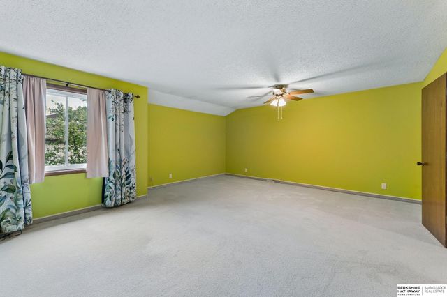 4020 N 103rd Plaza, Omaha, NE 68134