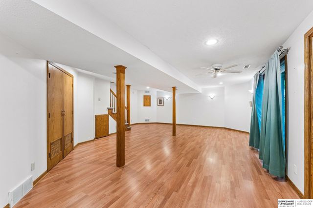4020 N 103rd Plaza, Omaha, NE 68134