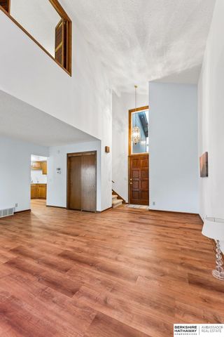 4020 N 103rd Plaza, Omaha, NE 68134