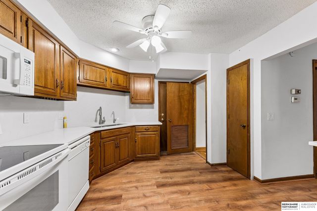 4020 N 103rd Plaza, Omaha, NE 68134