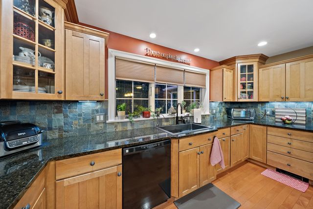 11 Summit Way, Wilton, NH 03086