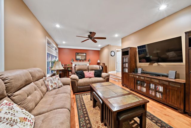 11 Summit Way, Wilton, NH 03086