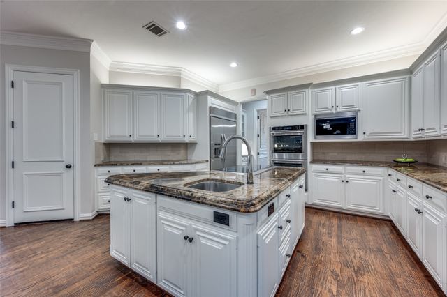 805 Huntington Court, Southlake, TX 76092