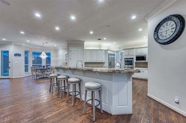 805 Huntington Court, Southlake, TX 76092