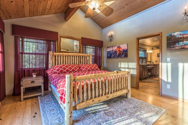 42203 Oak Lane, Oakhurst, CA 93644
