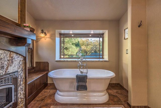 42203 Oak Lane, Oakhurst, CA 93644