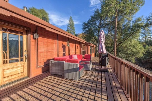 42203 Oak Lane, Oakhurst, CA 93644