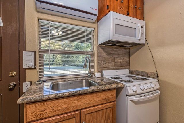 42203 Oak Lane, Oakhurst, CA 93644