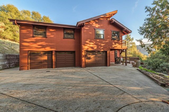 42203 Oak Lane, Oakhurst, CA 93644
