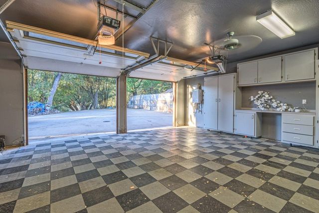 42203 Oak Lane, Oakhurst, CA 93644
