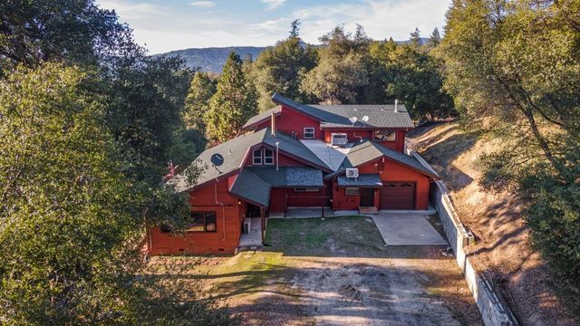 42203 Oak Lane, Oakhurst, CA 93644