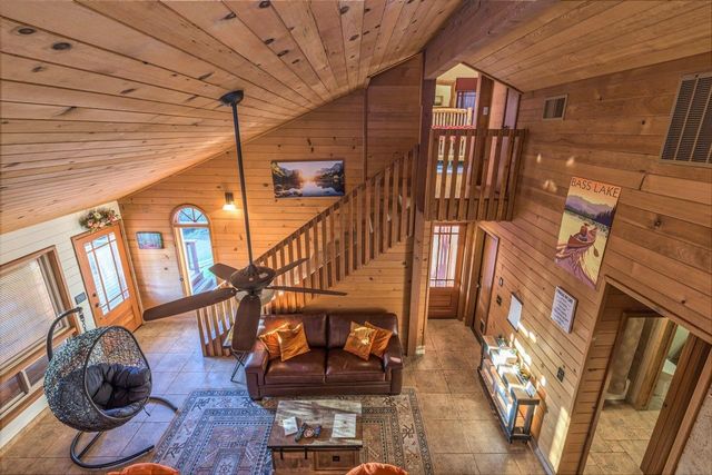 42203 Oak Lane, Oakhurst, CA 93644