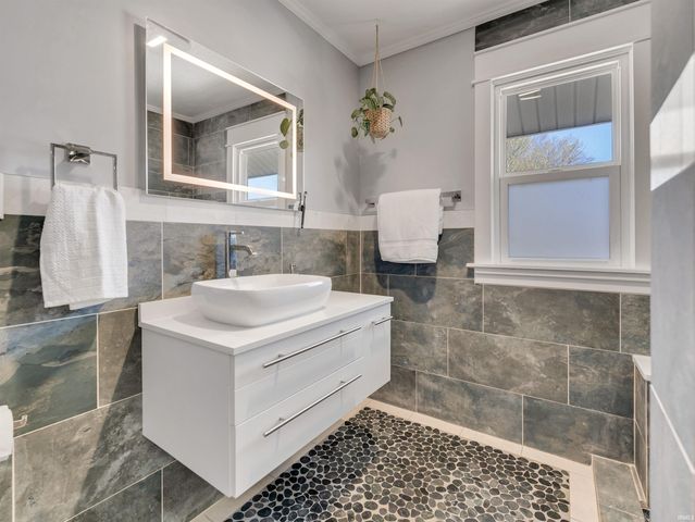 2526 S Wayne Avenue, Fort Wayne, IN 46807