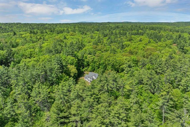 8 STONE FARM Road, Barrington, NH 03825