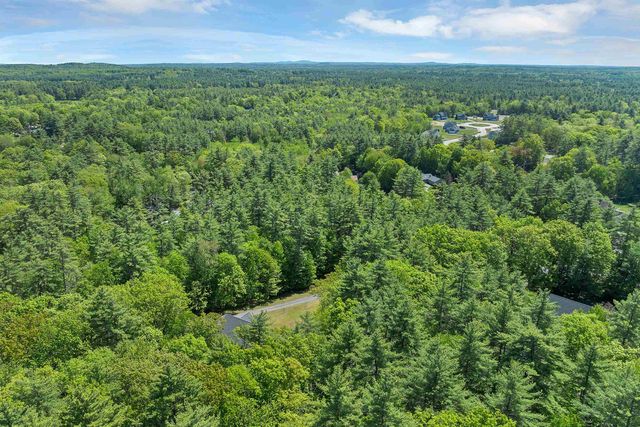 8 STONE FARM Road, Barrington, NH 03825