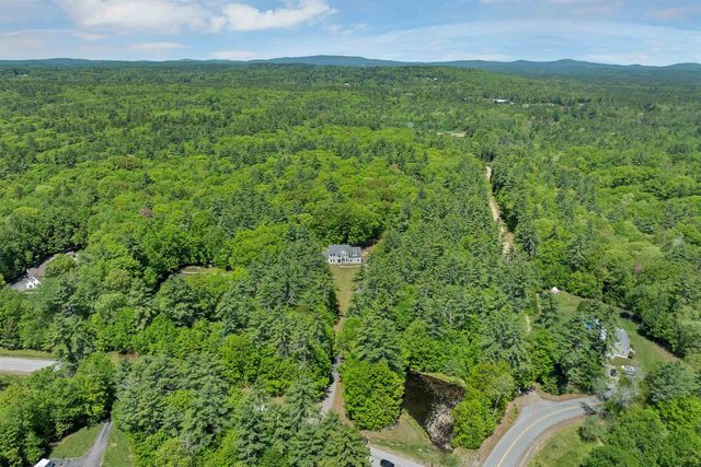 8 STONE FARM Road, Barrington, NH 03825