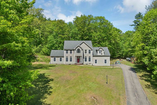 8 STONE FARM Road, Barrington, NH 03825