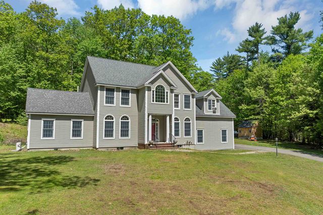 8 STONE FARM Road, Barrington, NH 03825