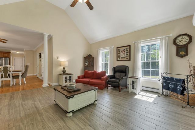 8 STONE FARM Road, Barrington, NH 03825
