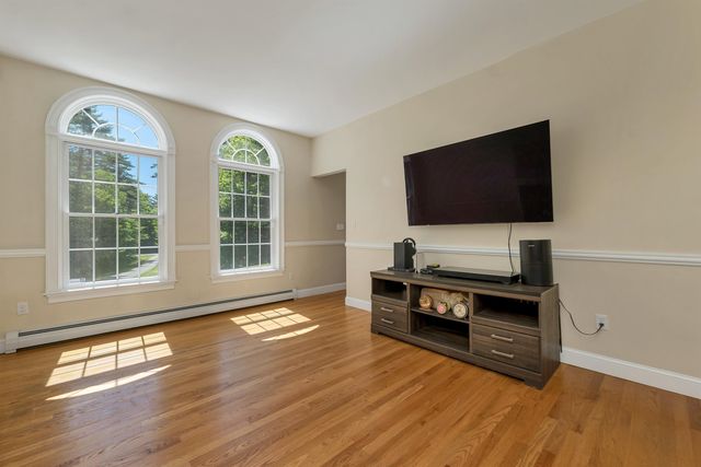 8 STONE FARM Road, Barrington, NH 03825
