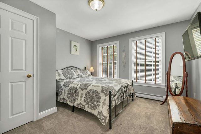 8 STONE FARM Road, Barrington, NH 03825