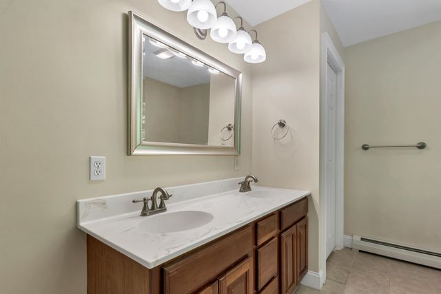 8 STONE FARM Road, Barrington, NH 03825