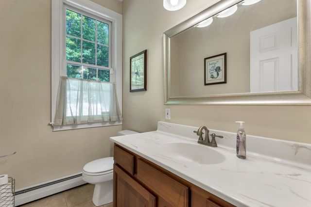 8 STONE FARM Road, Barrington, NH 03825
