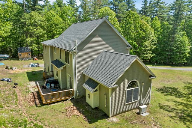 8 STONE FARM Road, Barrington, NH 03825
