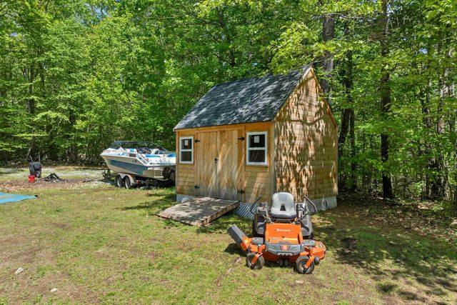 8 STONE FARM Road, Barrington, NH 03825