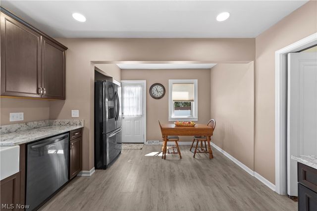 5641 Ridge Road, Parma, OH 44129