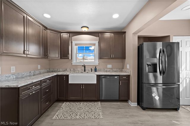 5641 Ridge Road, Parma, OH 44129