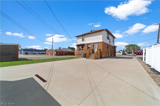 5641 Ridge Road, Parma, OH 44129