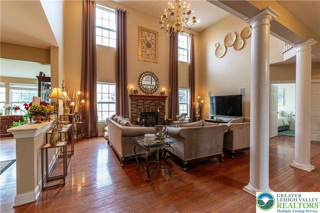 4415 Crosswinds Drive, Bethlehem Twp, PA 18045