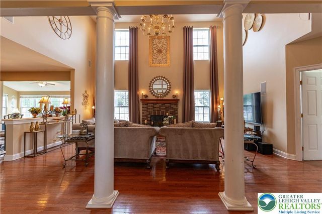 4415 Crosswinds Drive, Bethlehem Twp, PA 18045