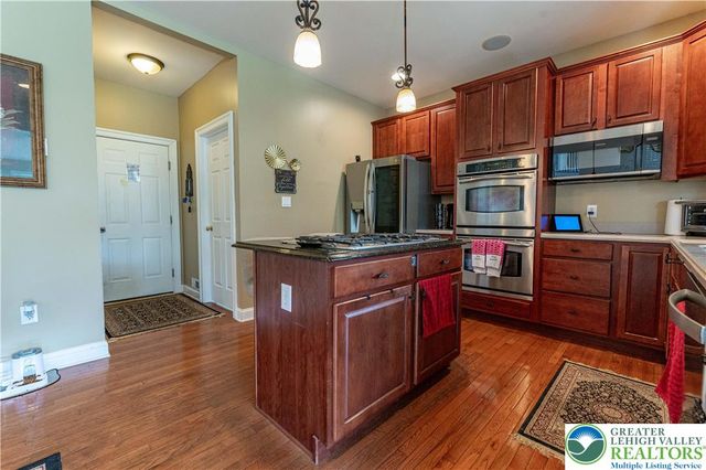 4415 Crosswinds Drive, Bethlehem Twp, PA 18045