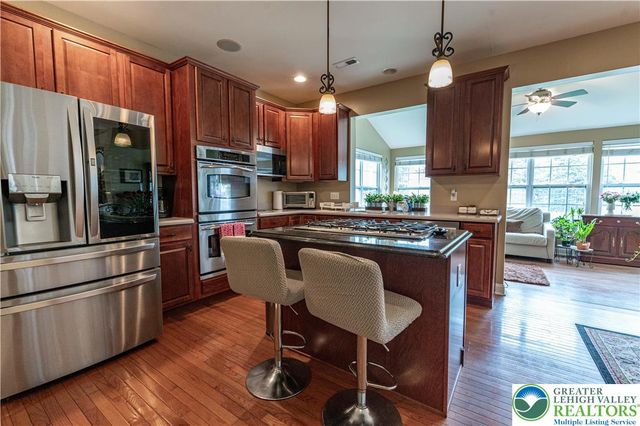 4415 Crosswinds Drive, Bethlehem Twp, PA 18045
