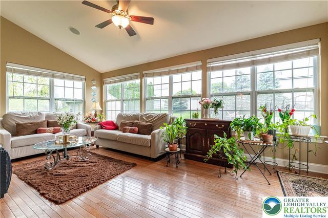 4415 Crosswinds Drive, Bethlehem Twp, PA 18045