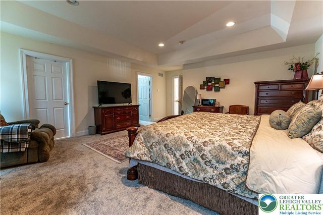4415 Crosswinds Drive, Bethlehem Twp, PA 18045
