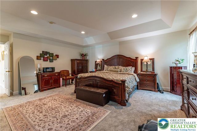 4415 Crosswinds Drive, Bethlehem Twp, PA 18045